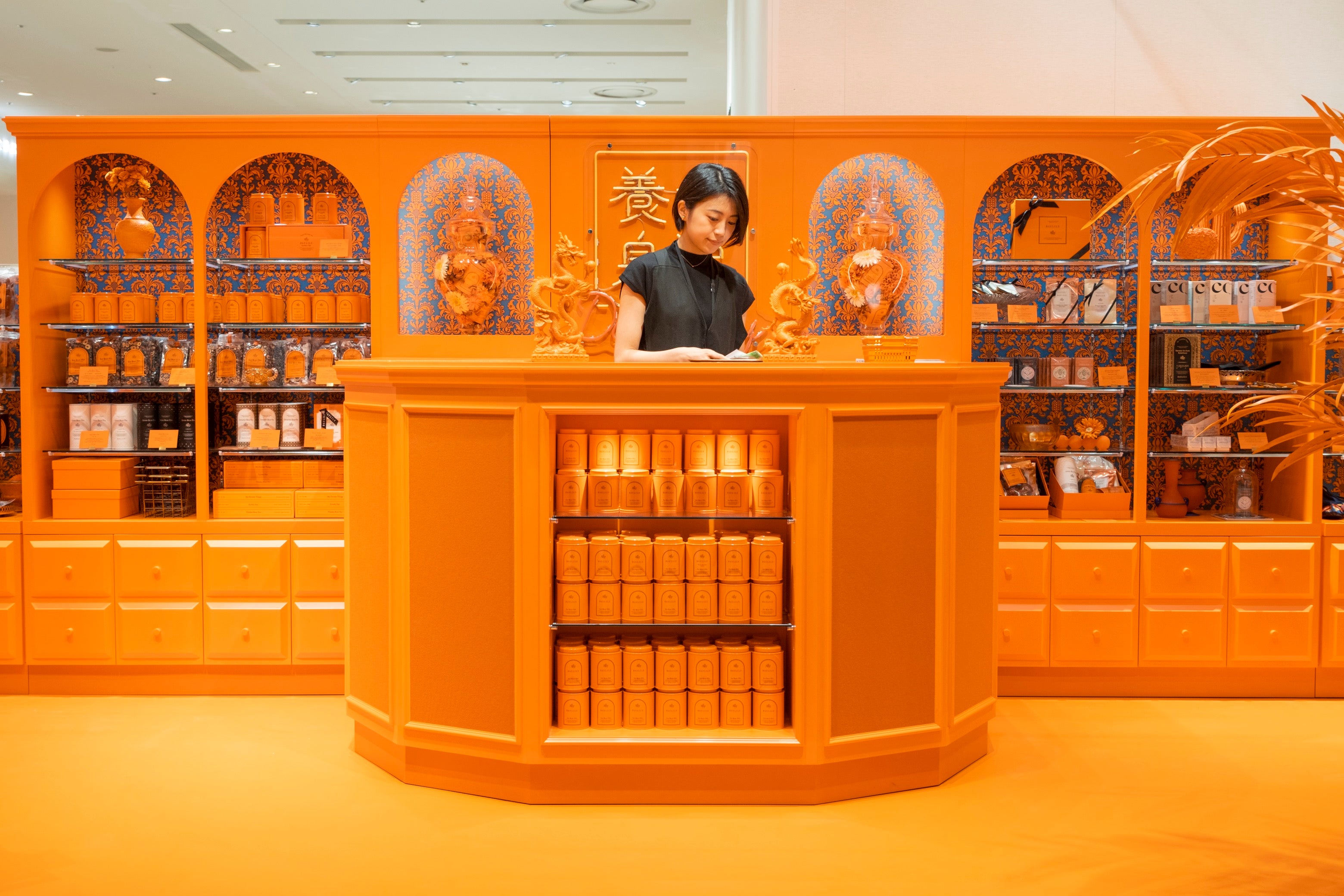 大阪ルクア1100店が新装開店🎊 オールオレンジカラーがとっても