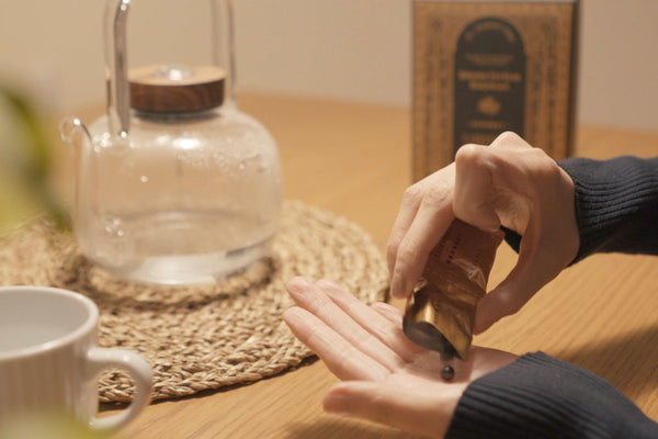 ７の倍数で変化する女性の身体。10種の和漢の御守り「EMPOWER YING-YANG ESSENTIALS」