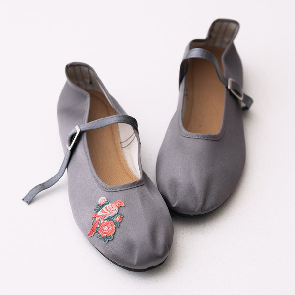 受注予約】DAYLILYオリジナル刺繍ワッペン付き ストラップチャイナ