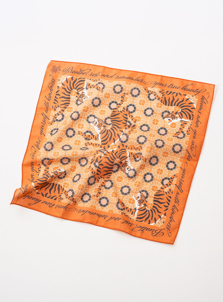 六角形花柄　キルト途中までしてます。約137cm x 170cm Taiwan Majolica Tile Handkerchief – DAYLILY