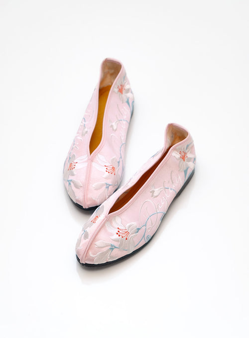DAYLILY Embroidery Handmade China Shoes in Gray